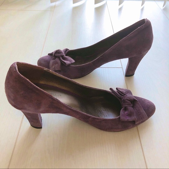 EUC Purple Suede Pumps with Bow - Picture 3 of 6